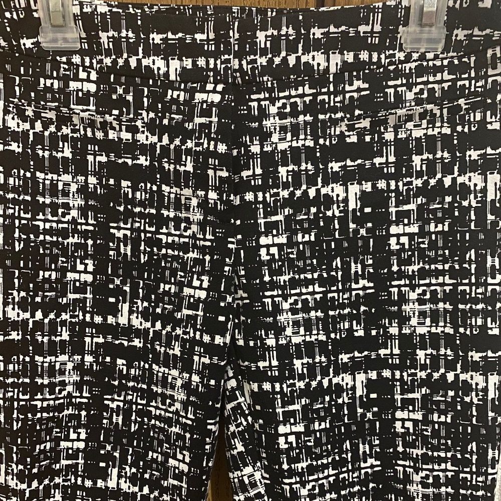 APT.9 WOMEN’s BLACK & WHITE MID RISE CAPRI PANTS Sz- 4 - Picture 2 of 6